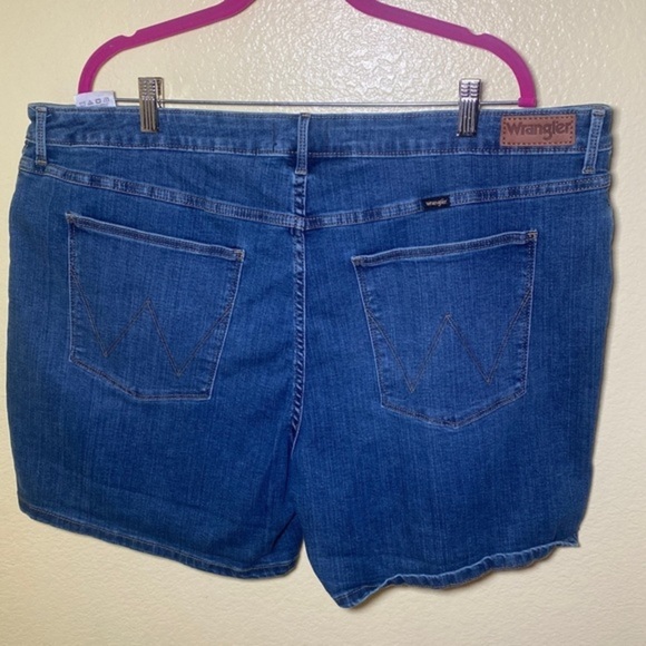 WRANGLER Women's 4" Rolled Jean Short size‎ 24W - Picture 4 of 10